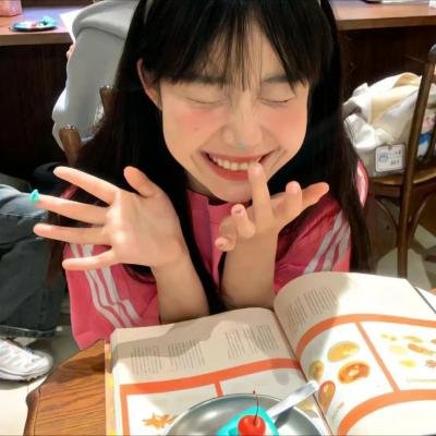 早餐时女歌迷快闪
